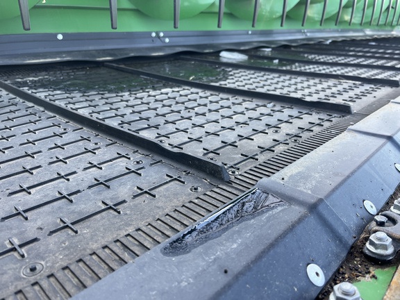 Used 2024 John Deere HD50R Combine Platforms at Horizon Ag & Turf in High Prairie, AB - Photo9