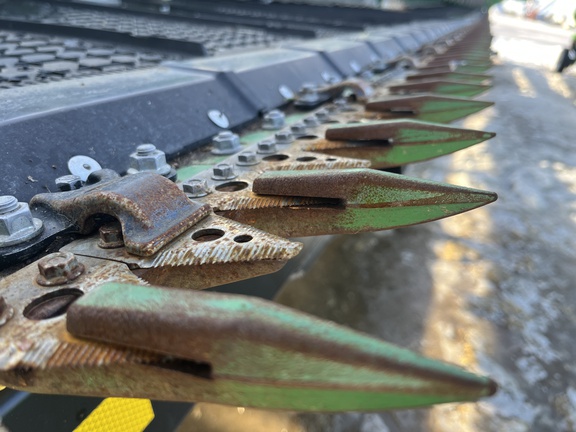 Used 2024 John Deere HD50R Combine Platforms at Horizon Ag & Turf in High Prairie, AB - Photo8