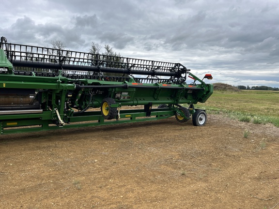 Used 2024 John Deere HD50R Combine Platforms at Horizon Ag & Turf in High Prairie, AB - Photo13