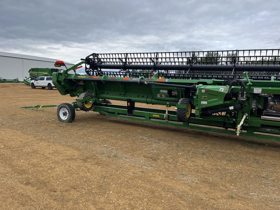 Used 2024 John Deere HD50R Combine Platforms at Horizon Ag & Turf in High Prairie, AB - Photo10