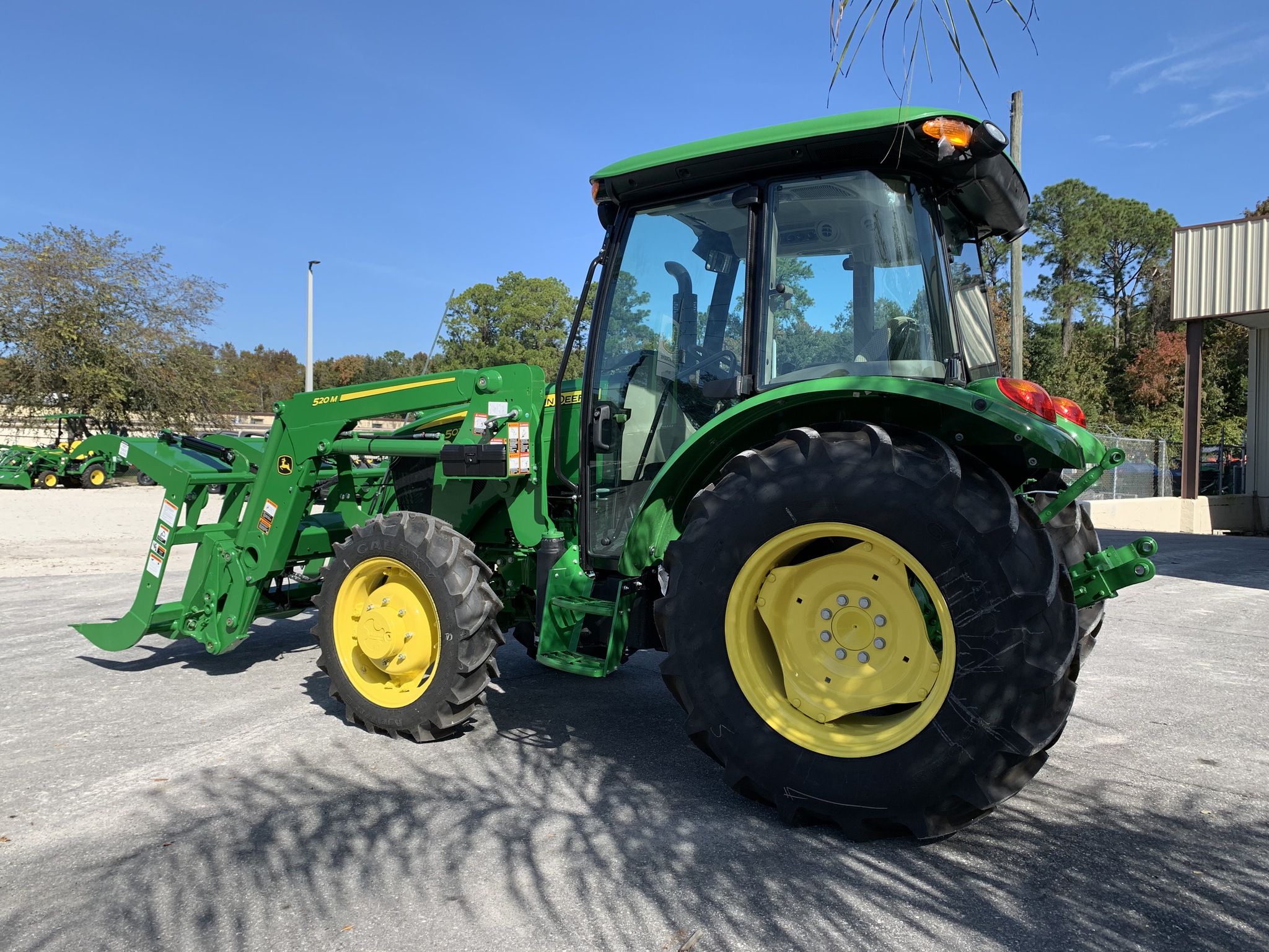 2025 John Deere 5075E Image 6