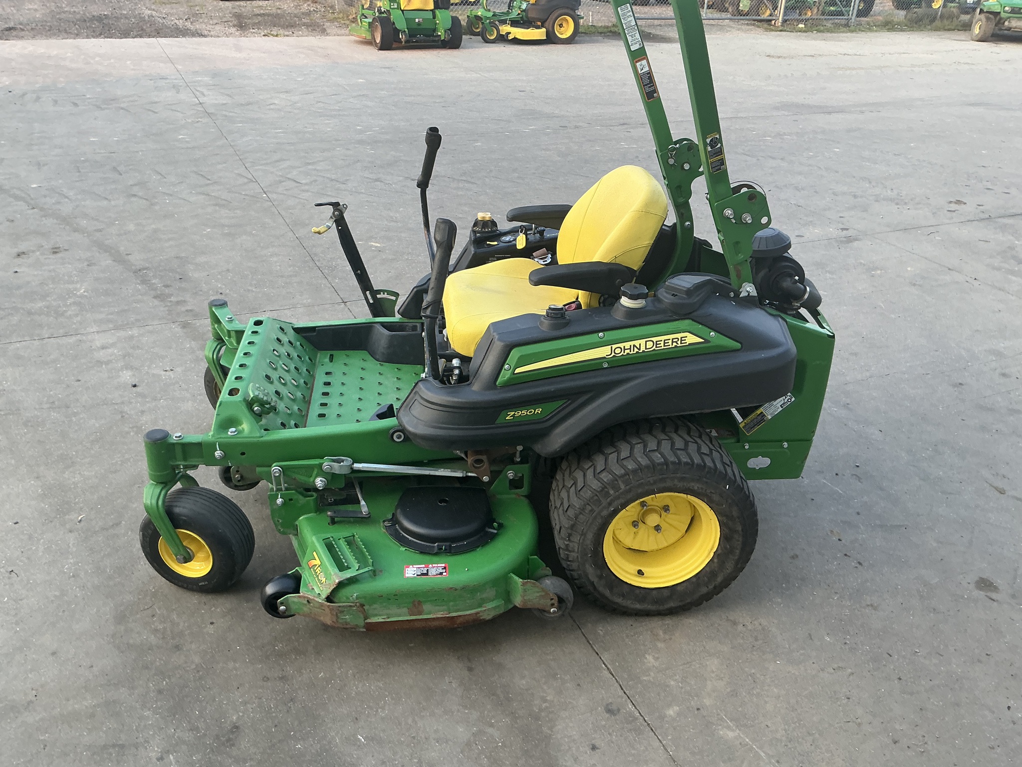 2017 John Deere Z950R Image 2