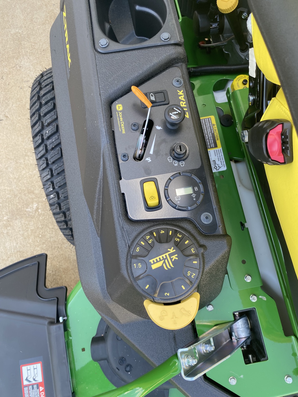 2025 John Deere Z760R Image 5