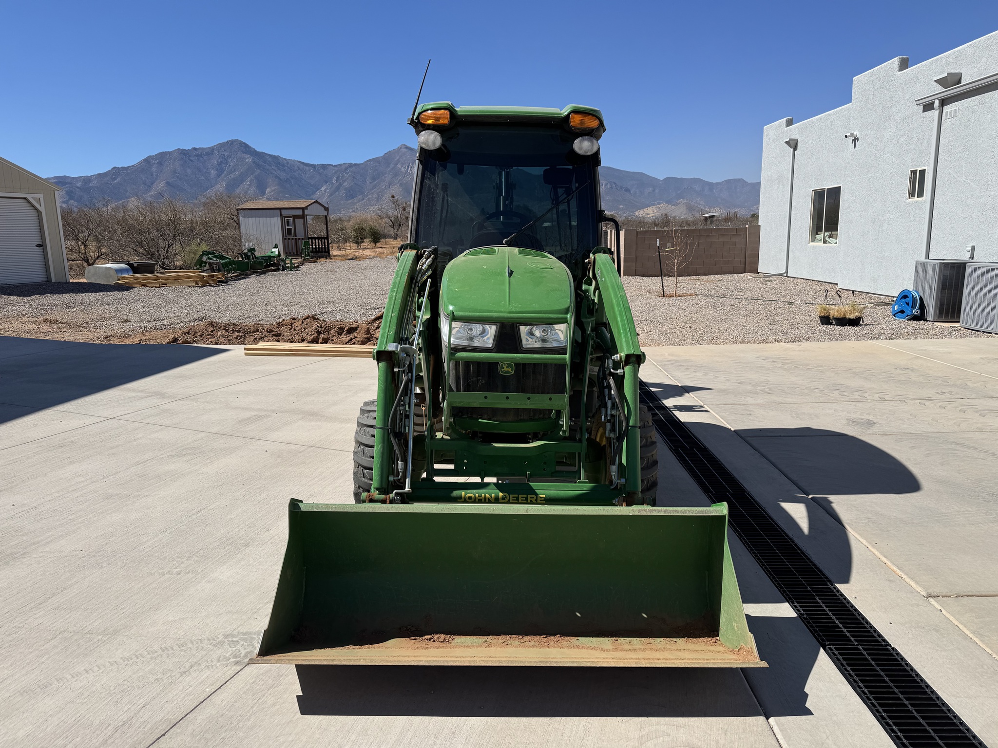 2022 John Deere 3046R Image 2