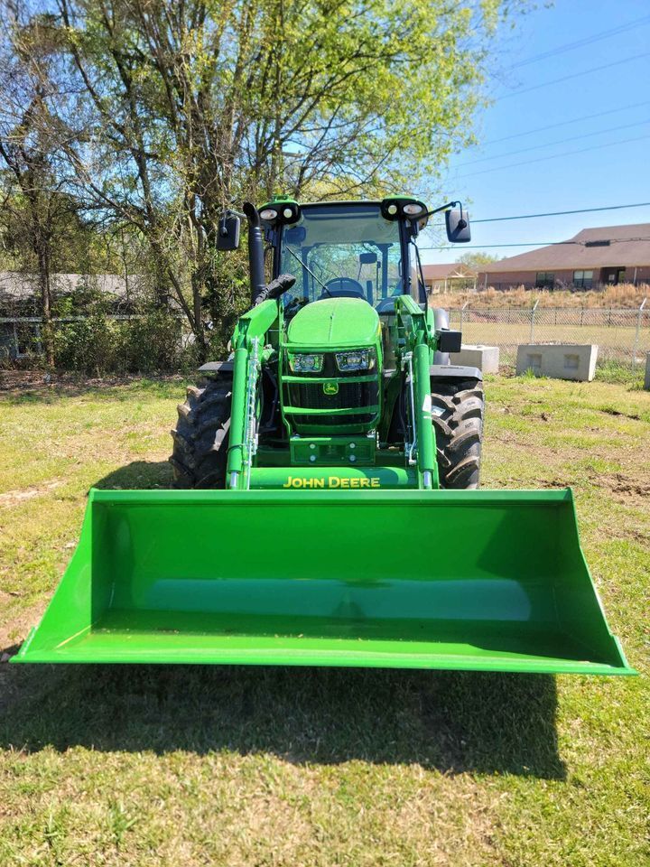 2025 John Deere 5125M Image 2