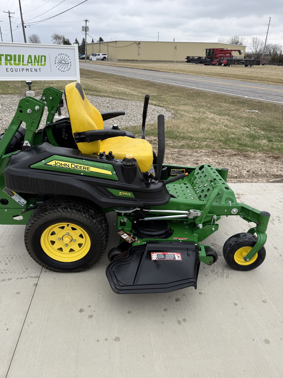 2021 John Deere Z915E Image 8