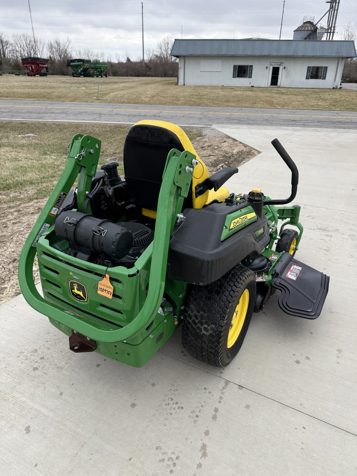 2021 John Deere Z915E Image 10