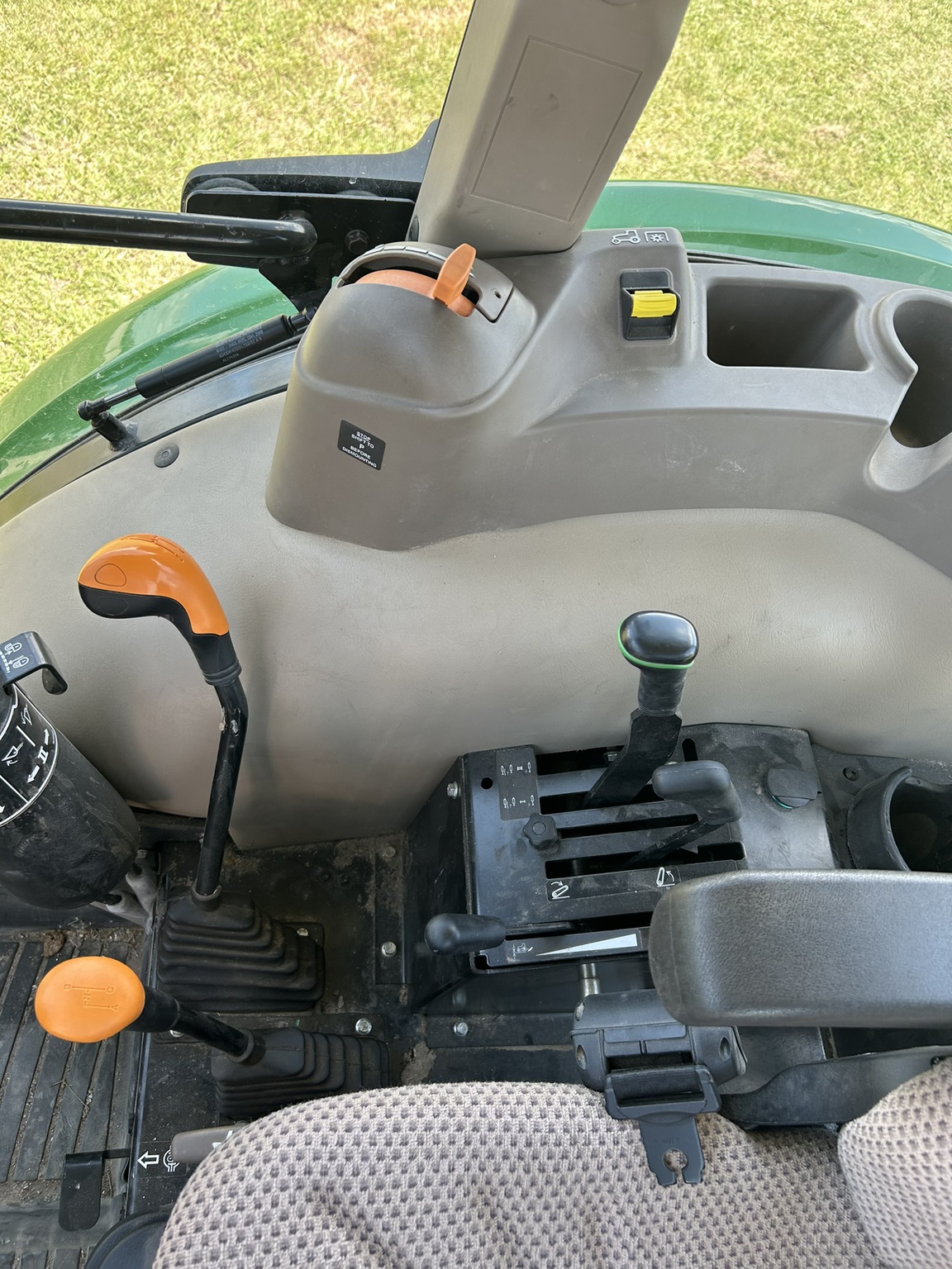 2023 John Deere 5075E Image 13