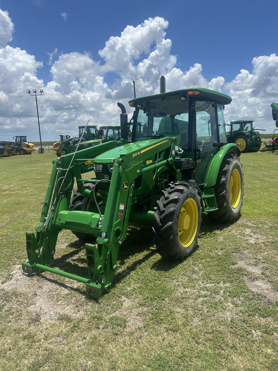 2023 John Deere 5075E Image 2