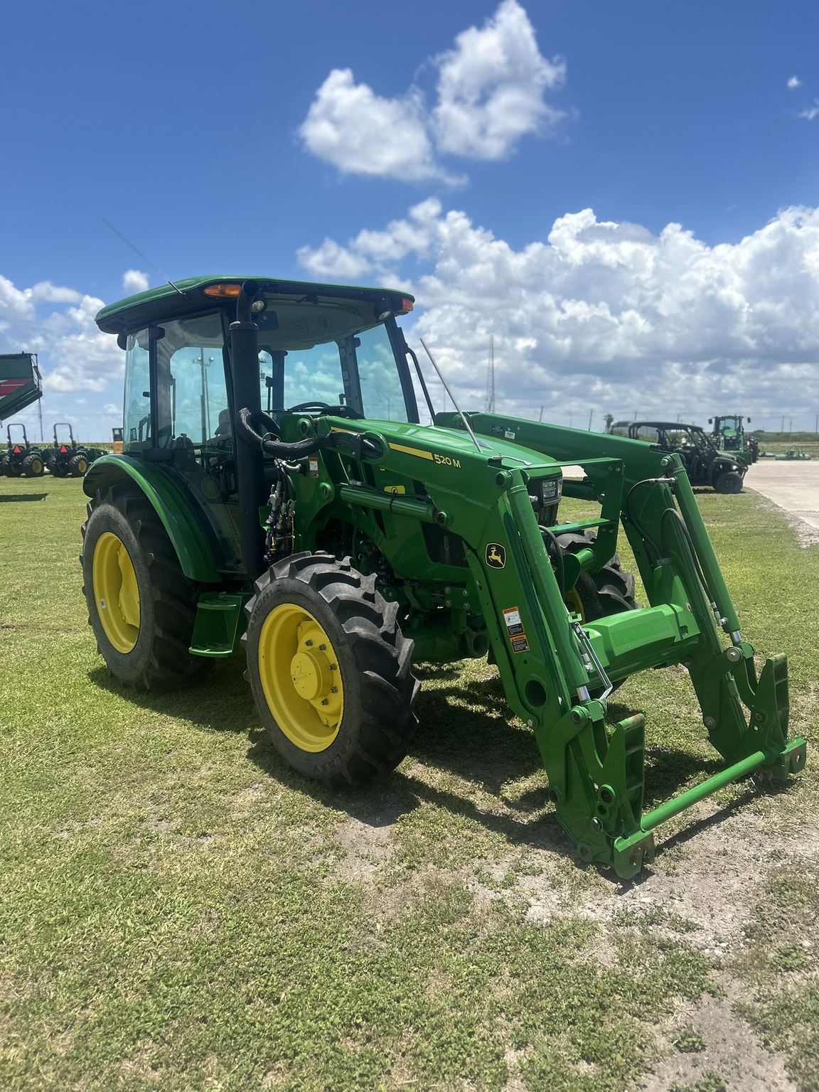 2023 John Deere 5075E Image 3