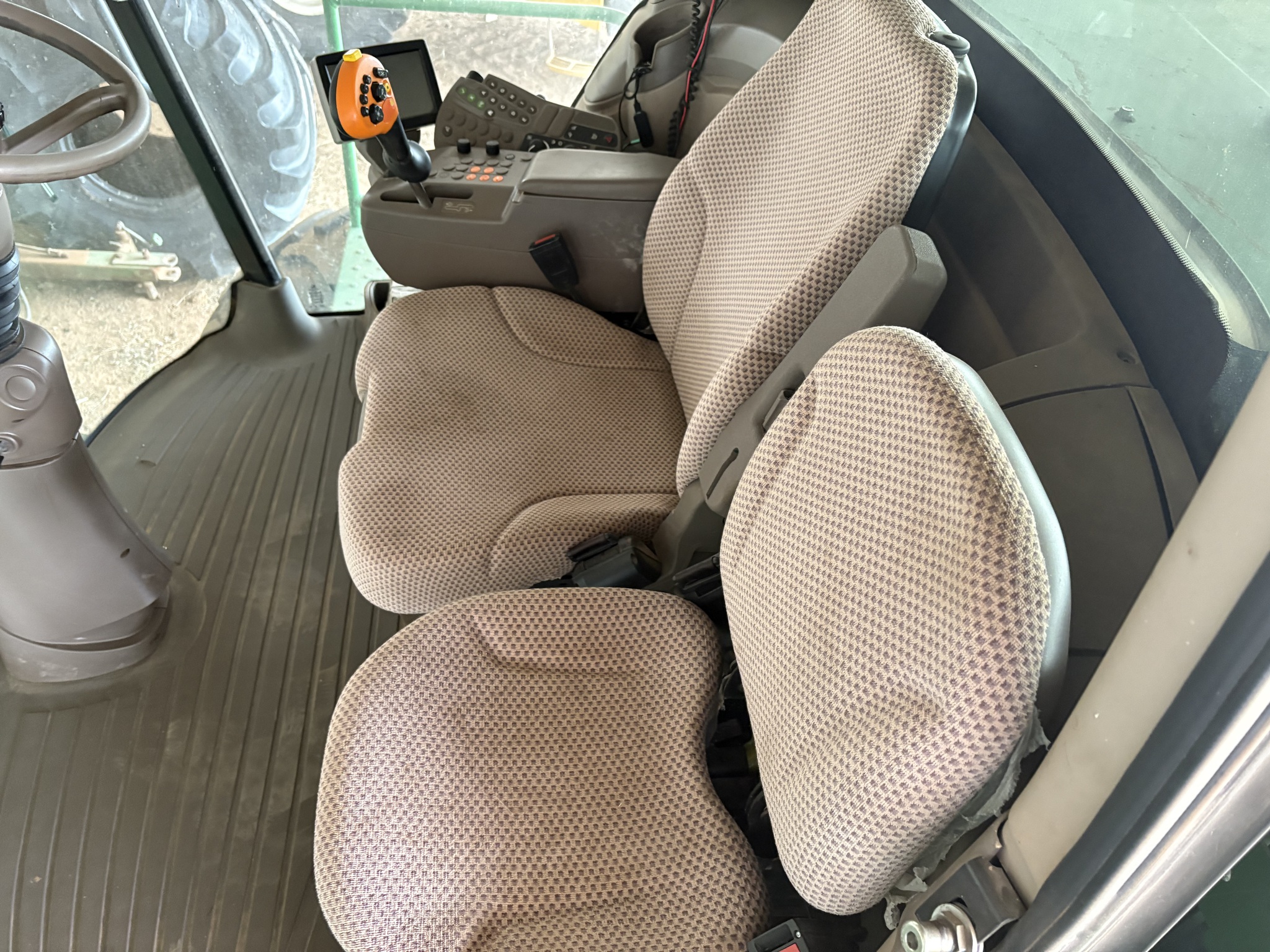 2015 John Deere W260 Image 25