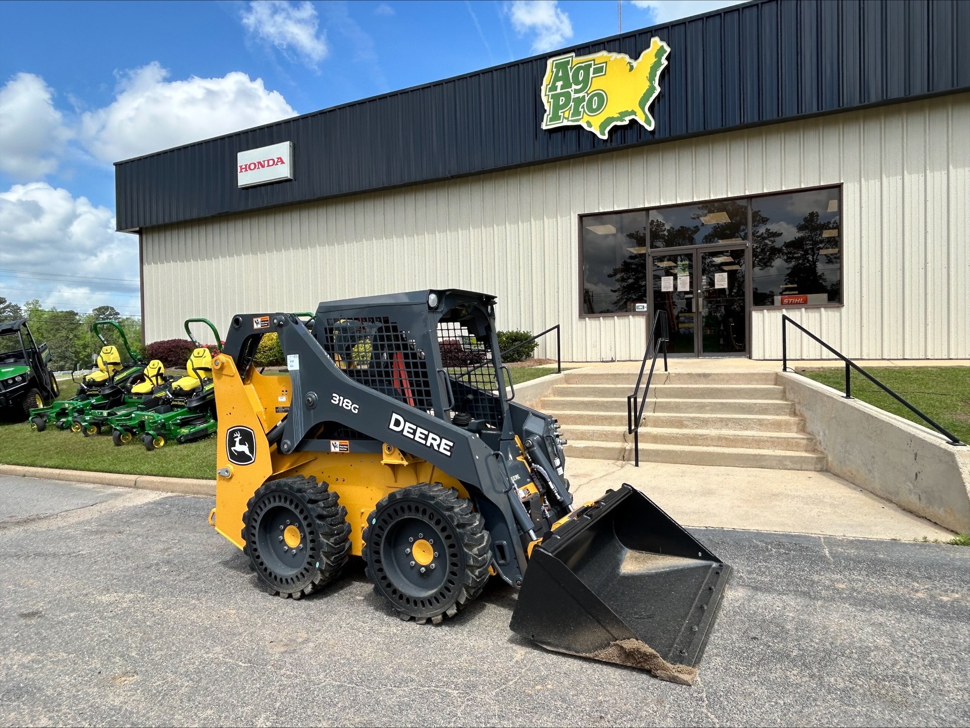 2025 John Deere 318G Image 2