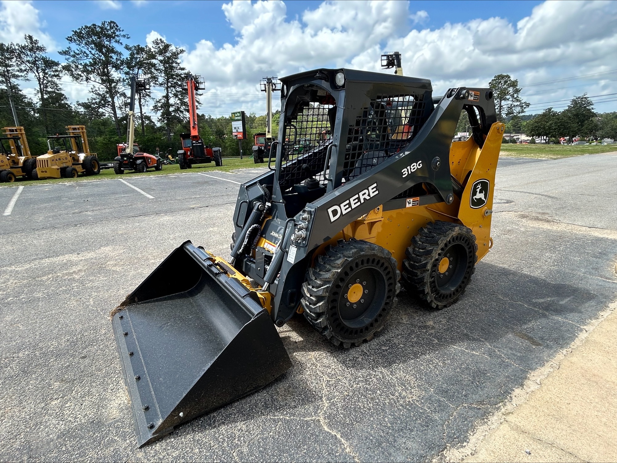 2025 John Deere 318G Image 4