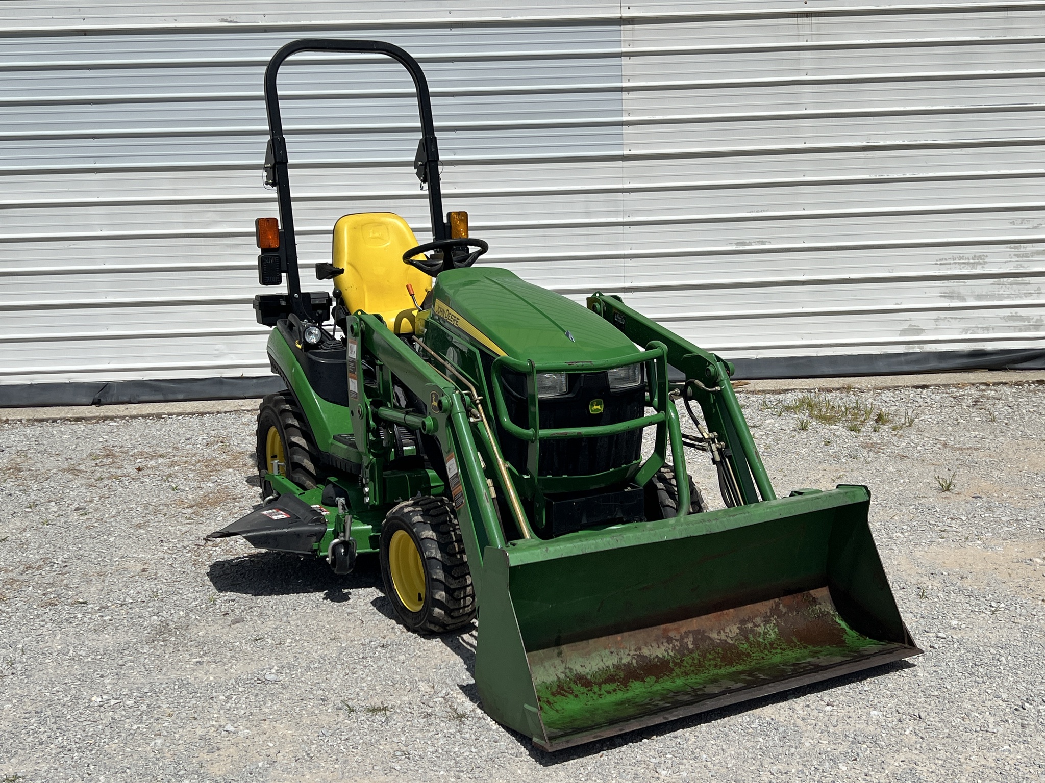 2014 John Deere 1025R Image 1