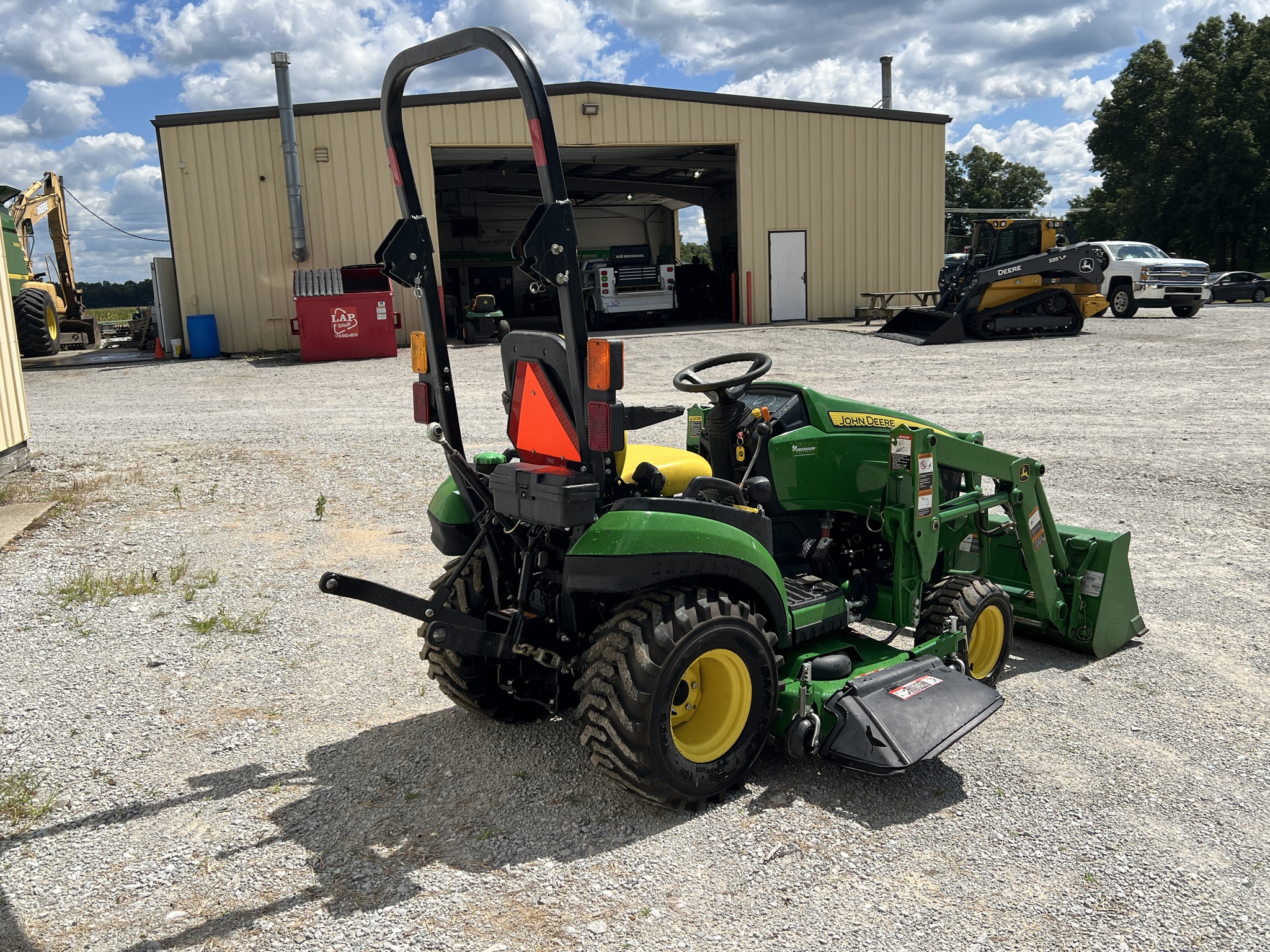 2014 John Deere 1025R Image 3