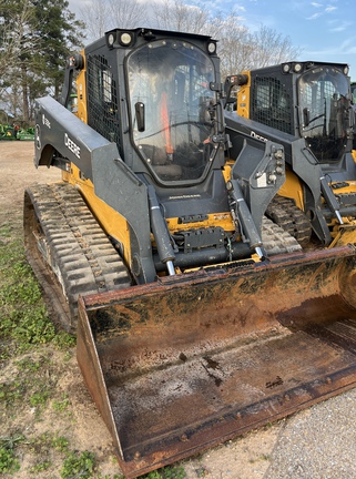 2022 John Deere 331G Photo 2