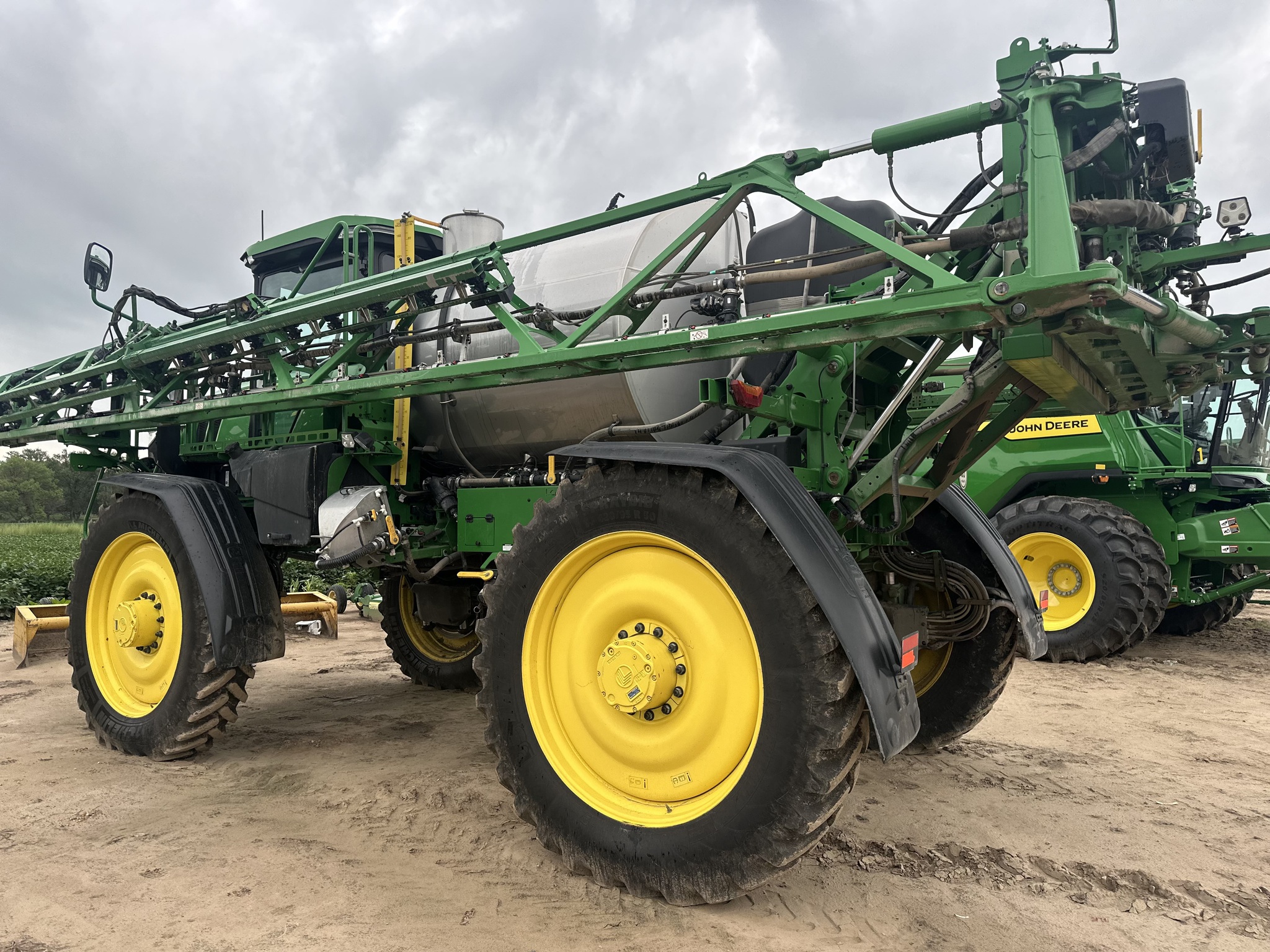 2025 John Deere 616R Image 5