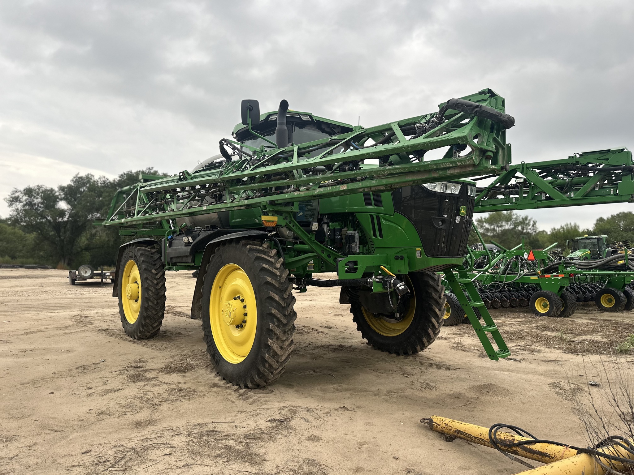2025 John Deere 616R Image 1