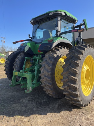 2023 John Deere 8R 250 Photo 6
