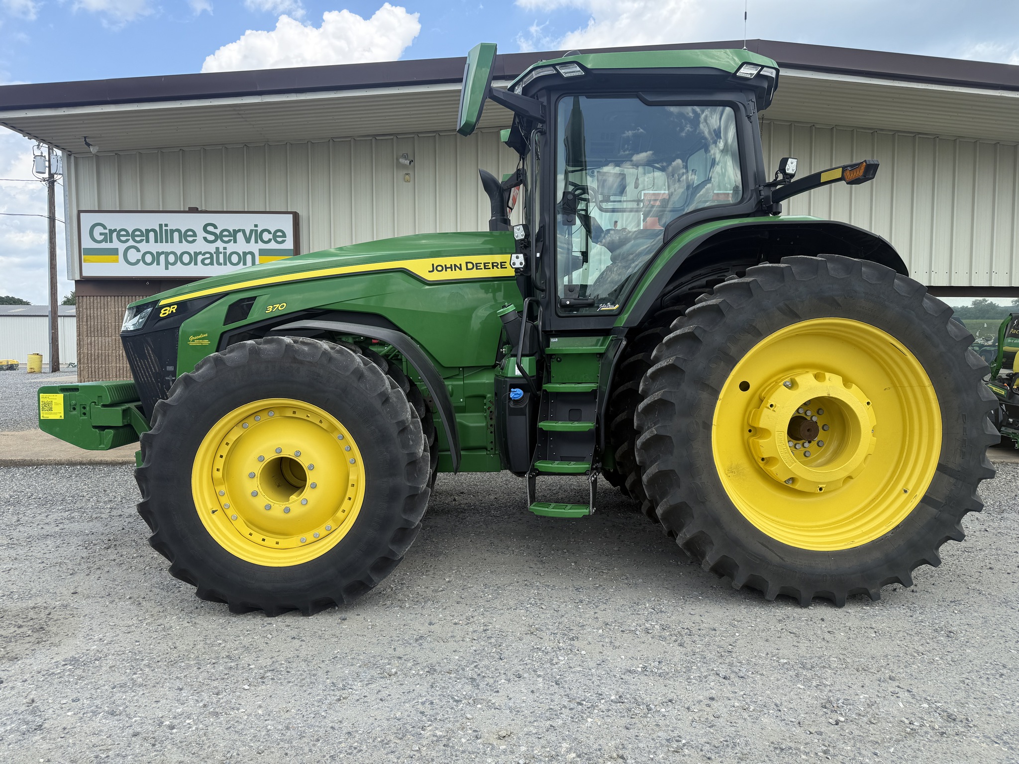 2024 John Deere 8R 370 Image 1