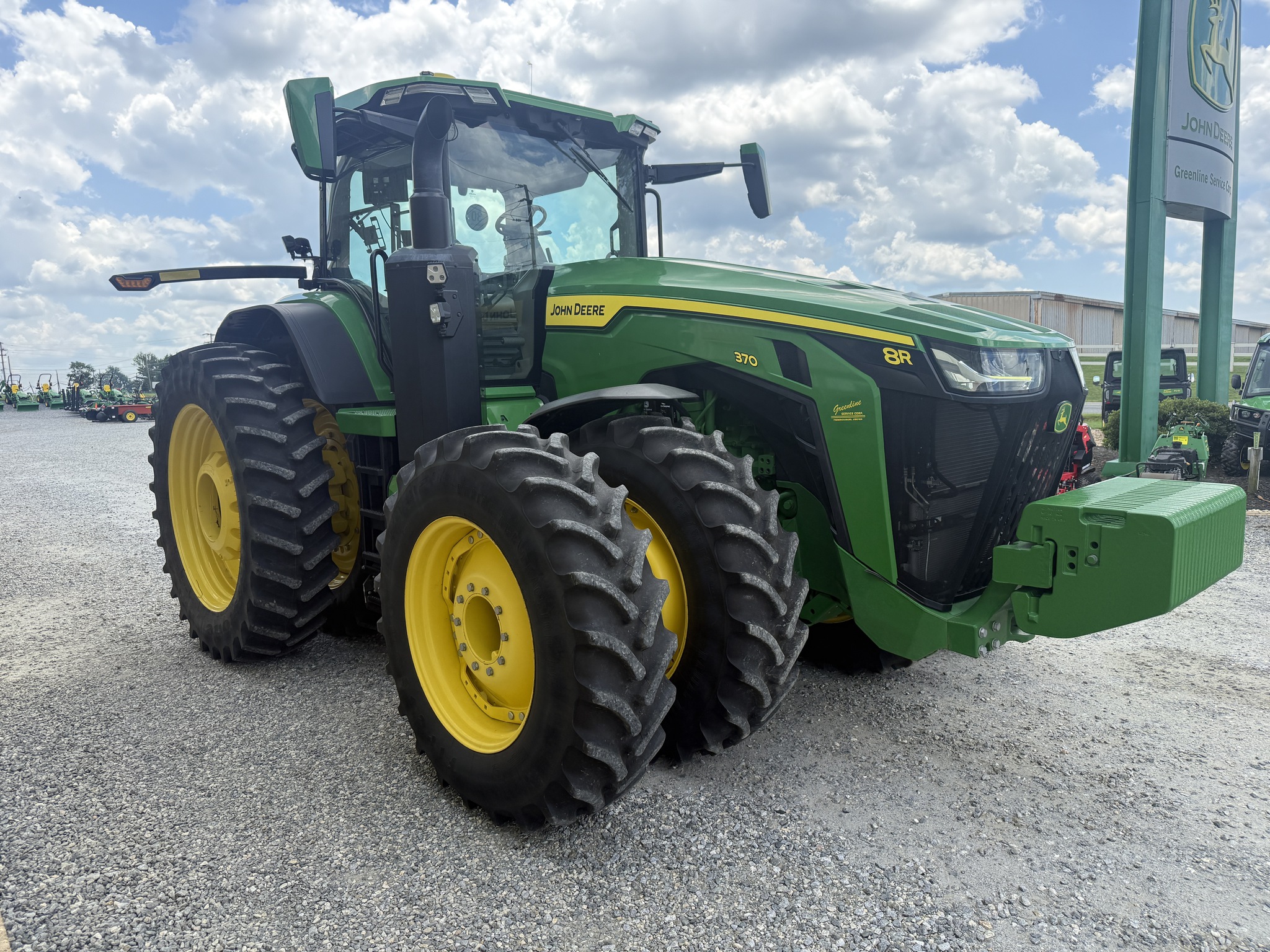 2024 John Deere 8R 370 Image 3
