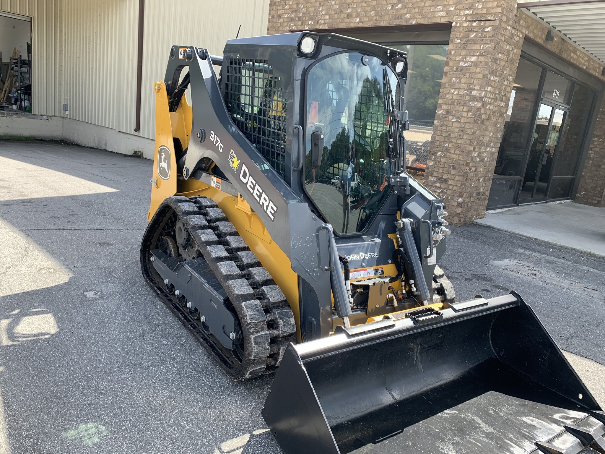 2025 John Deere 317G Image 4