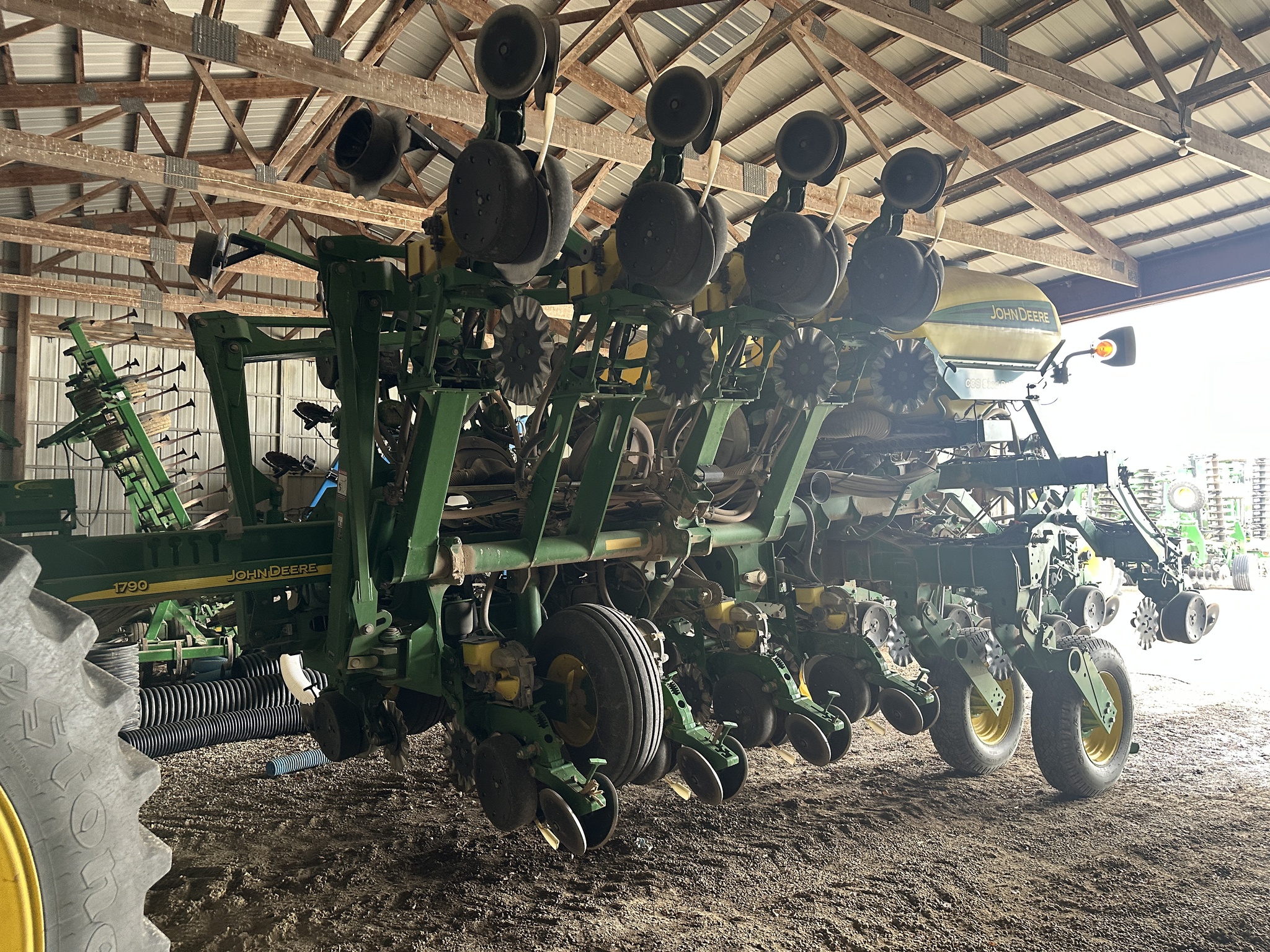 2013 John Deere 1790 Image 2