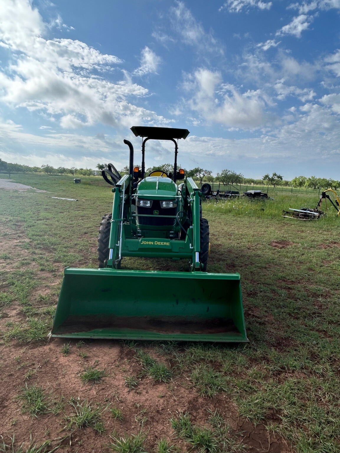 2022 John Deere 5055E Image 4