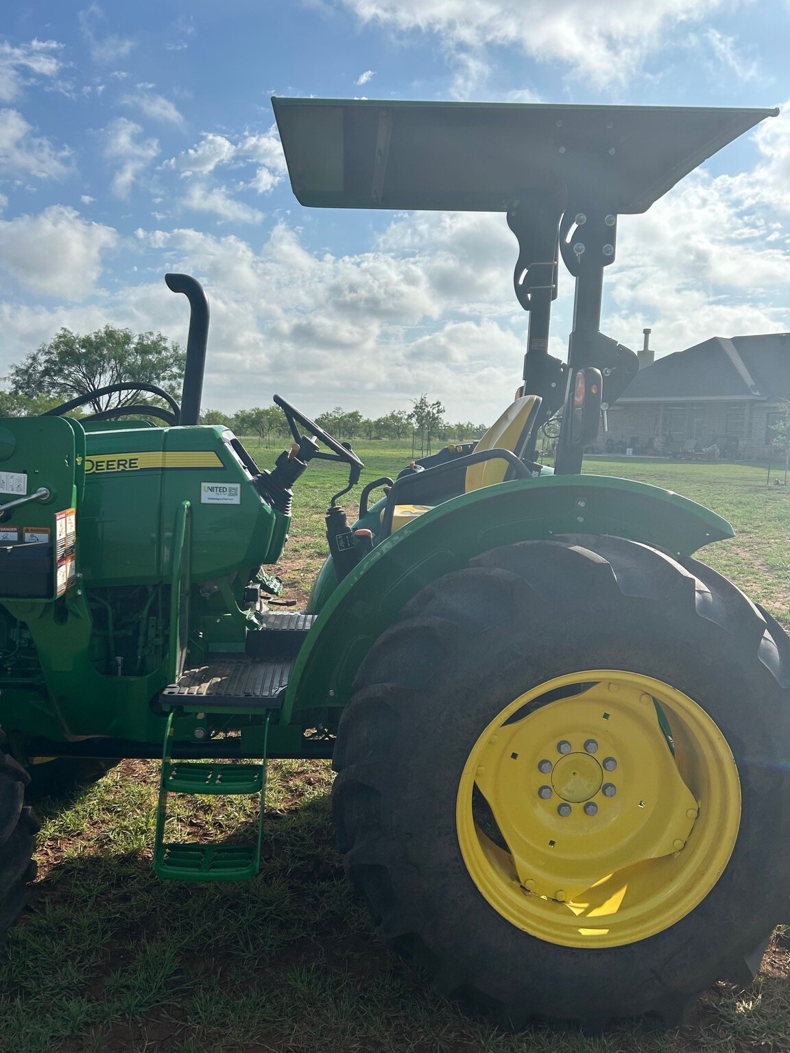 2022 John Deere 5055E Image 11