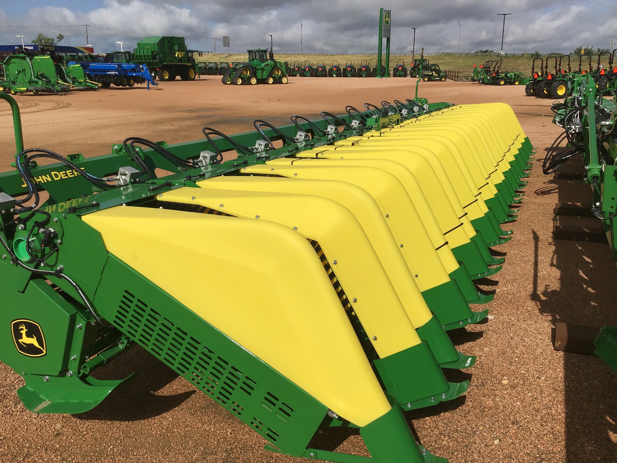 2023 John Deere SH12R Image 1