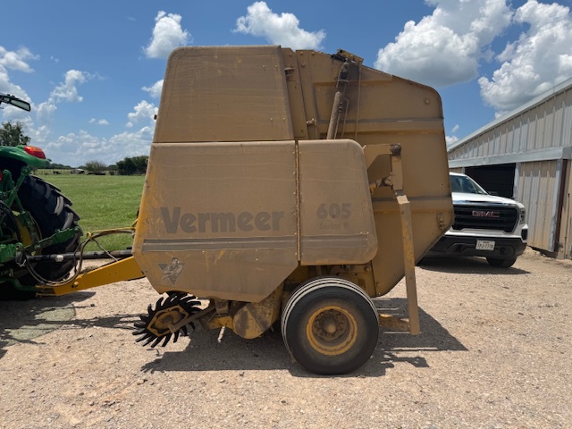 Vermeer 605M Image 1