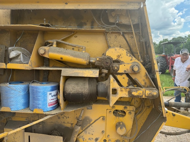 Vermeer 605M Image 23