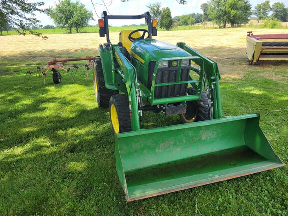 Photo of 2017 John Deere 3032E