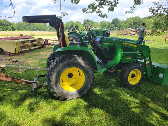Photo of 2017 John Deere 3032E