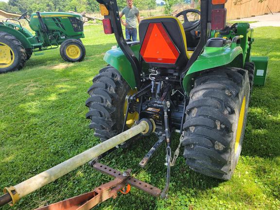 Photo of 2017 John Deere 3032E