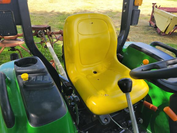 Photo of 2017 John Deere 3032E