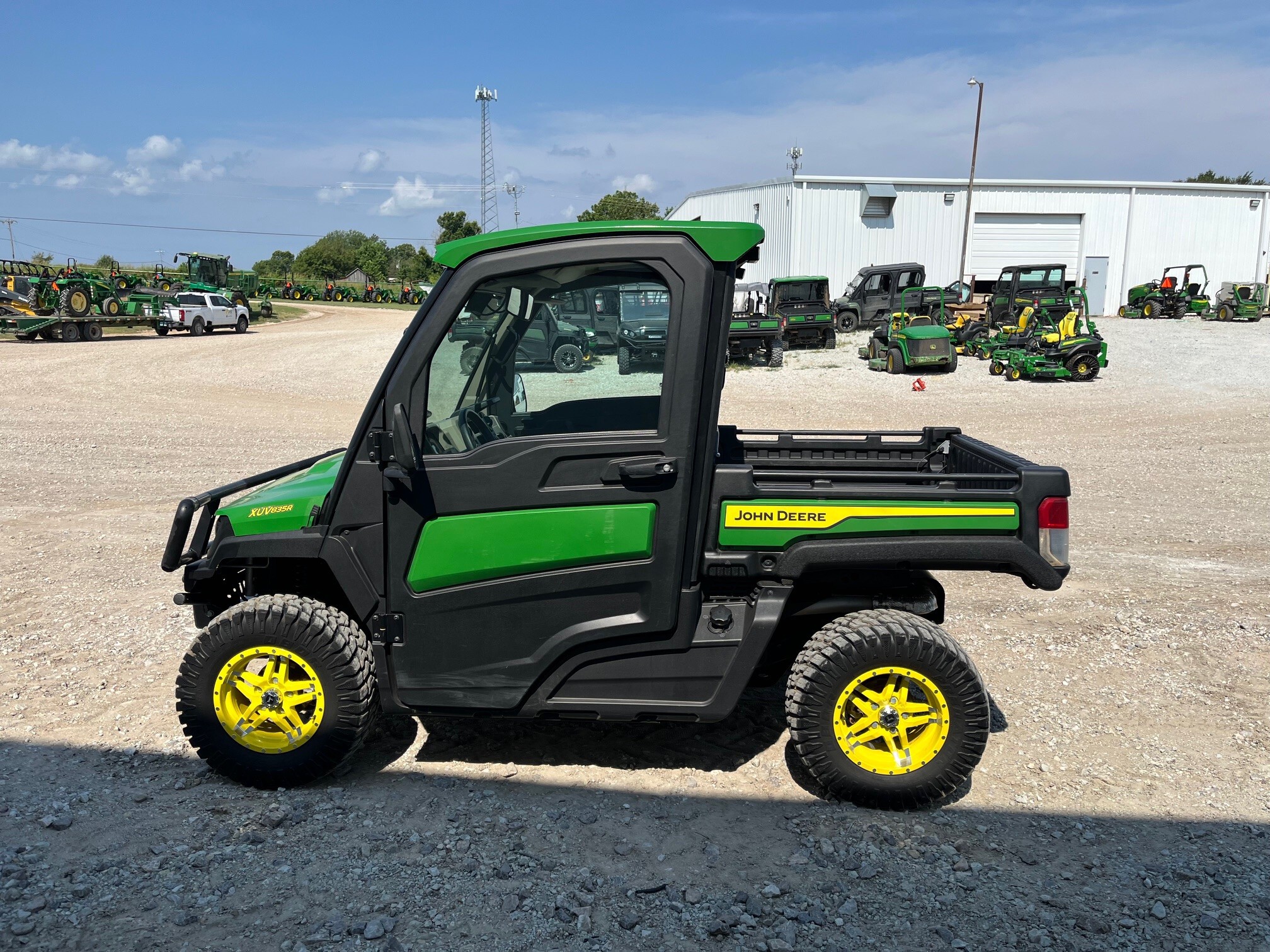 2024 John Deere XUV 835R Image 6