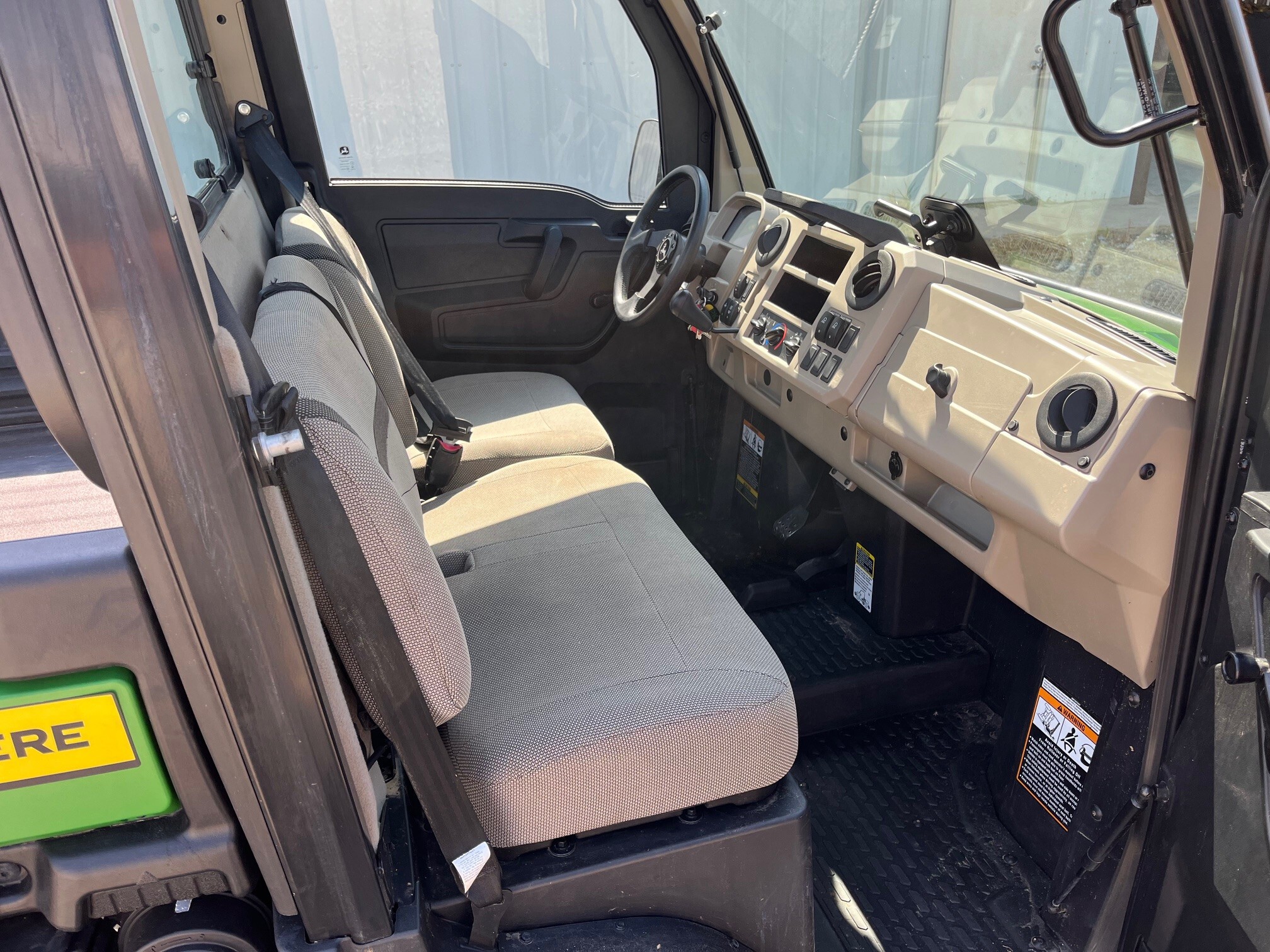 2024 John Deere XUV 835R Image 13