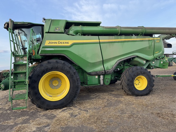 Used 2022 John Deere X9 1100 Combines at Horizon Ag & Turf in Edmonton West, AB - Photo4