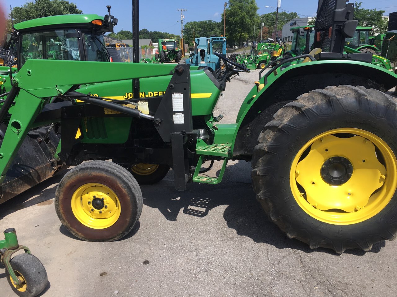 John Deere 5210