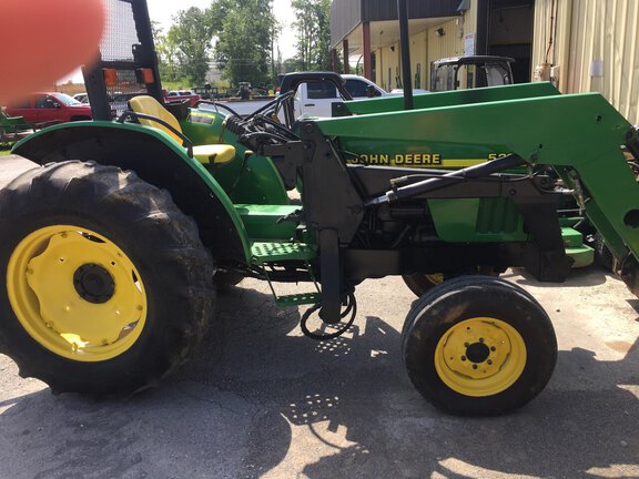 John Deere 5210