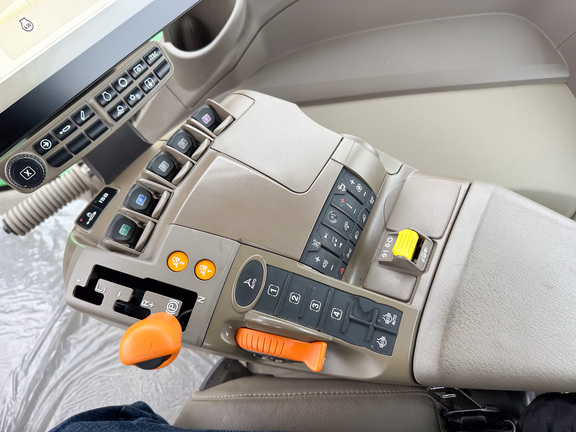 2025 John-Deere 9R 440