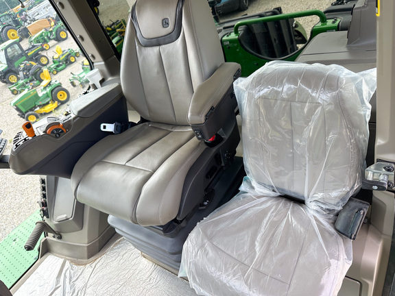 2025 John-Deere 9R 440