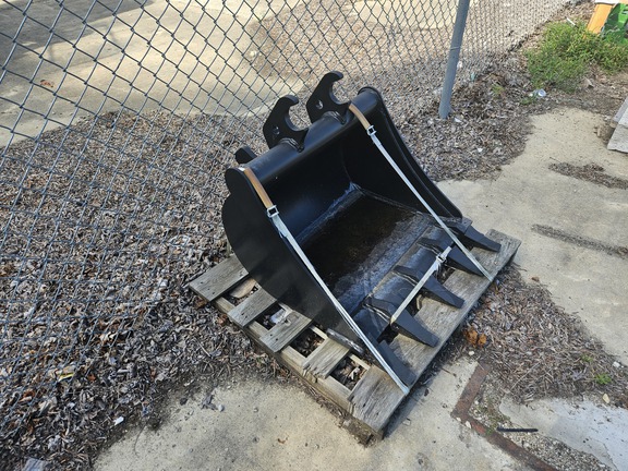 Photo of John Deere BYT10983
