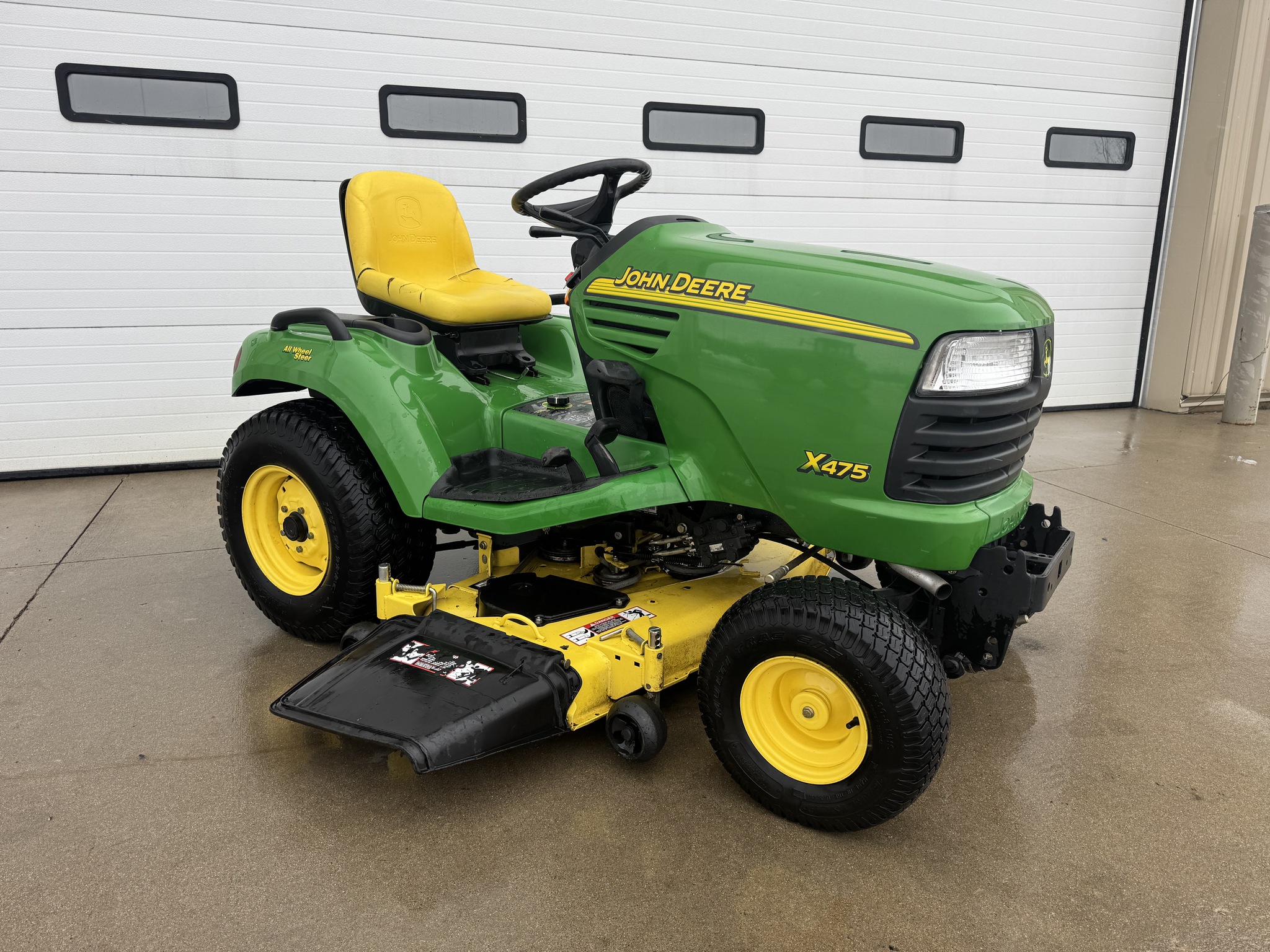2004 John Deere X475 Image 1