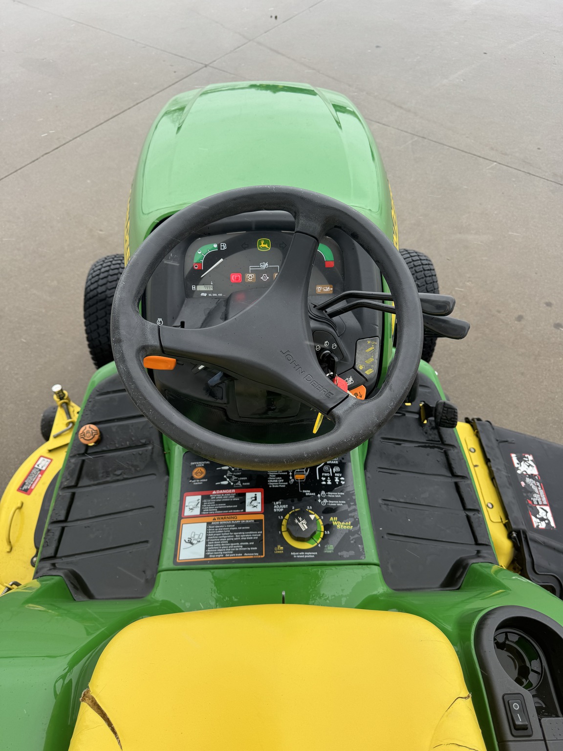 2004 John Deere X475 Image 7