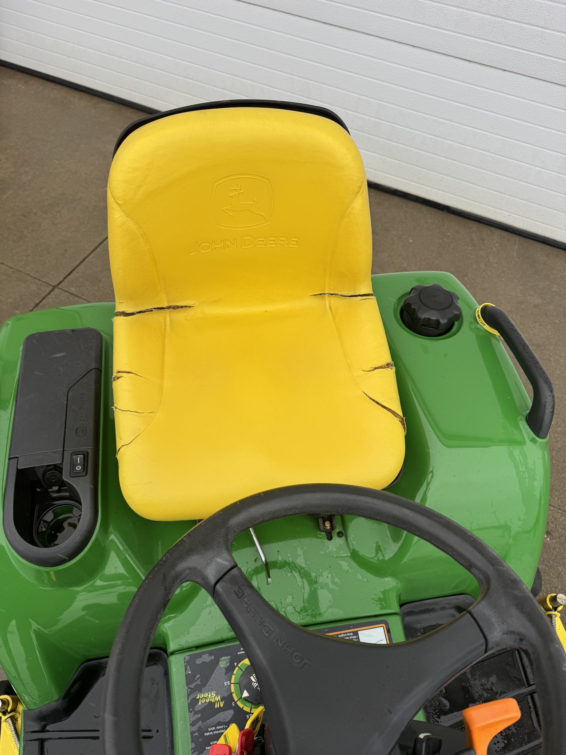 2004 John Deere X475 Image 8