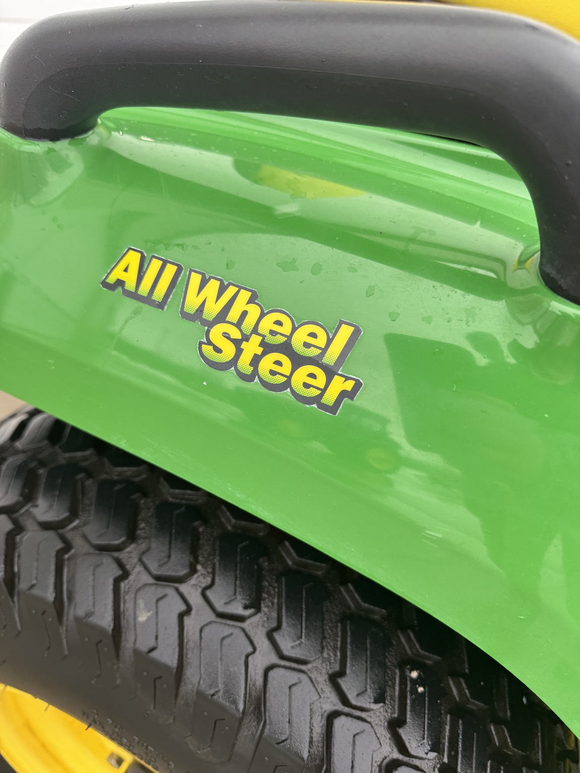 2004 John Deere X475 Image 12