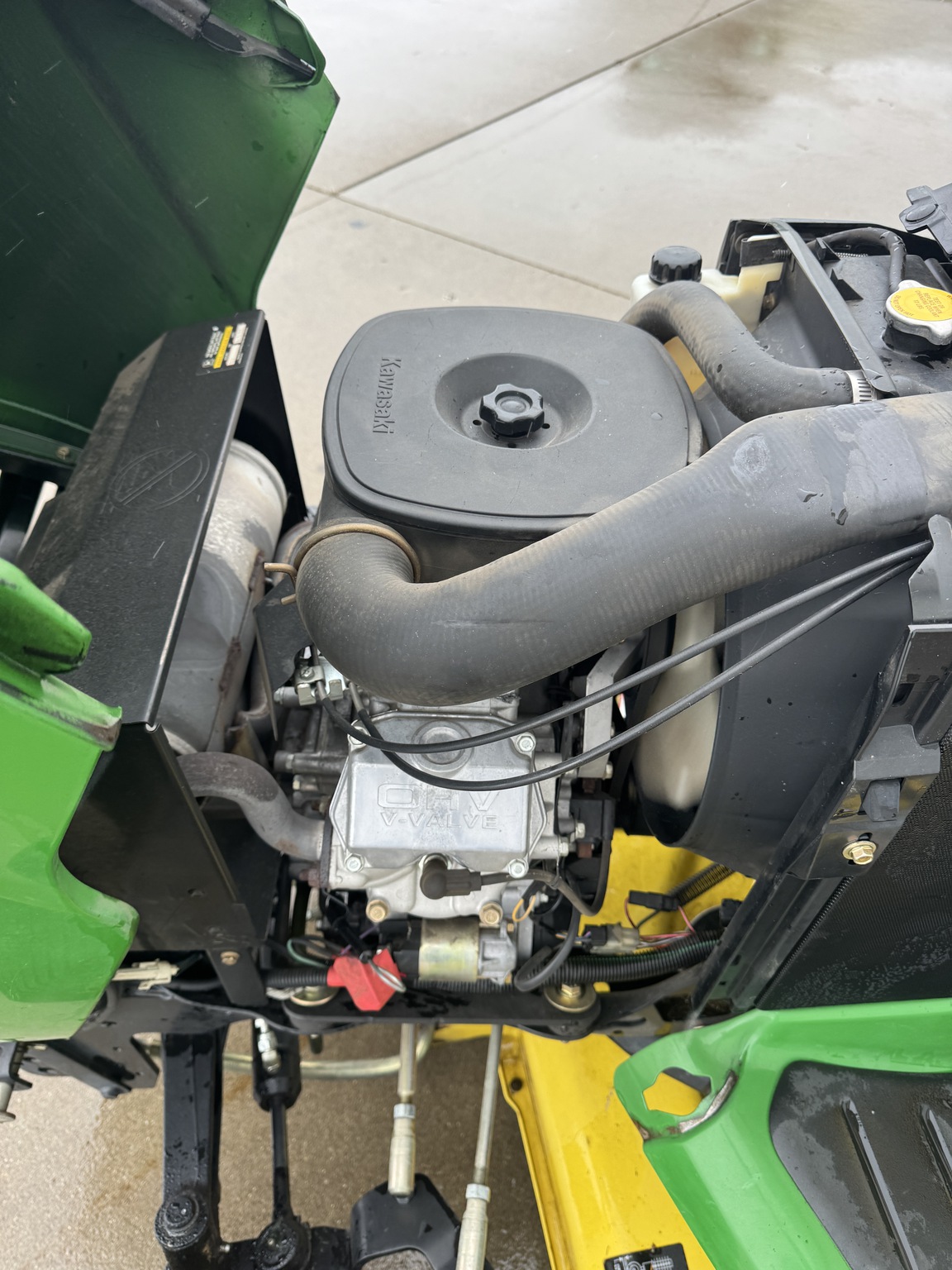 2004 John Deere X475 Image 15