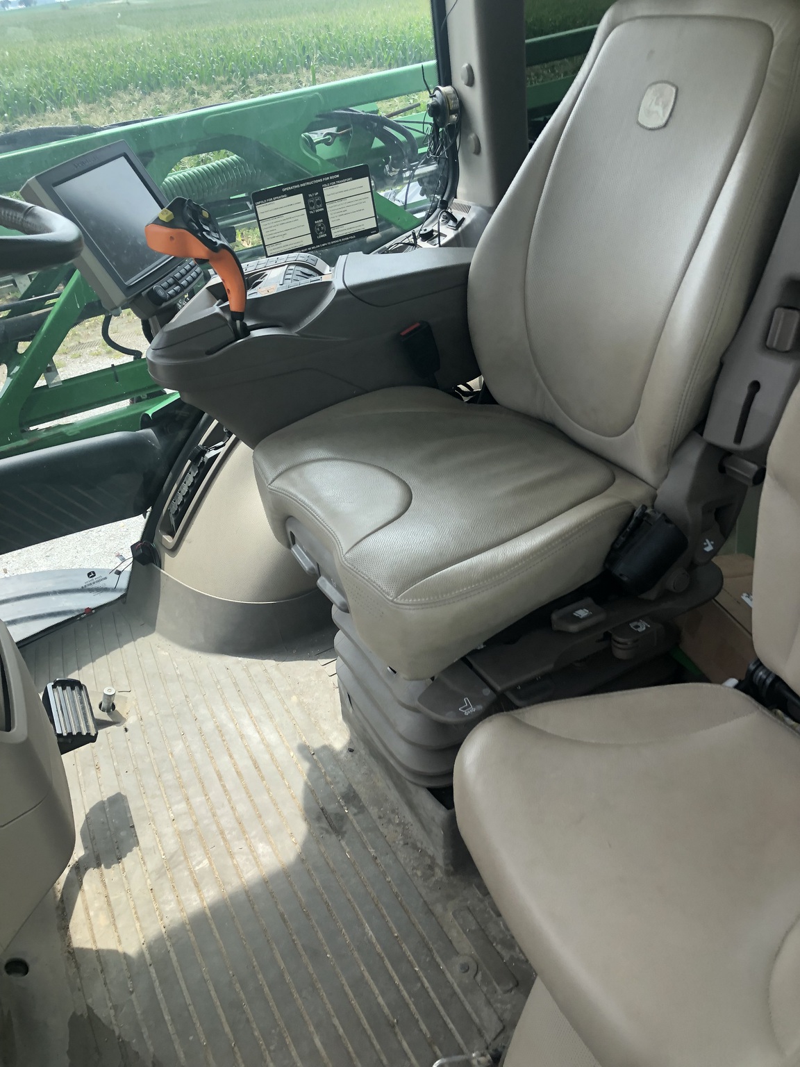 2018 John Deere R4030 Image 18